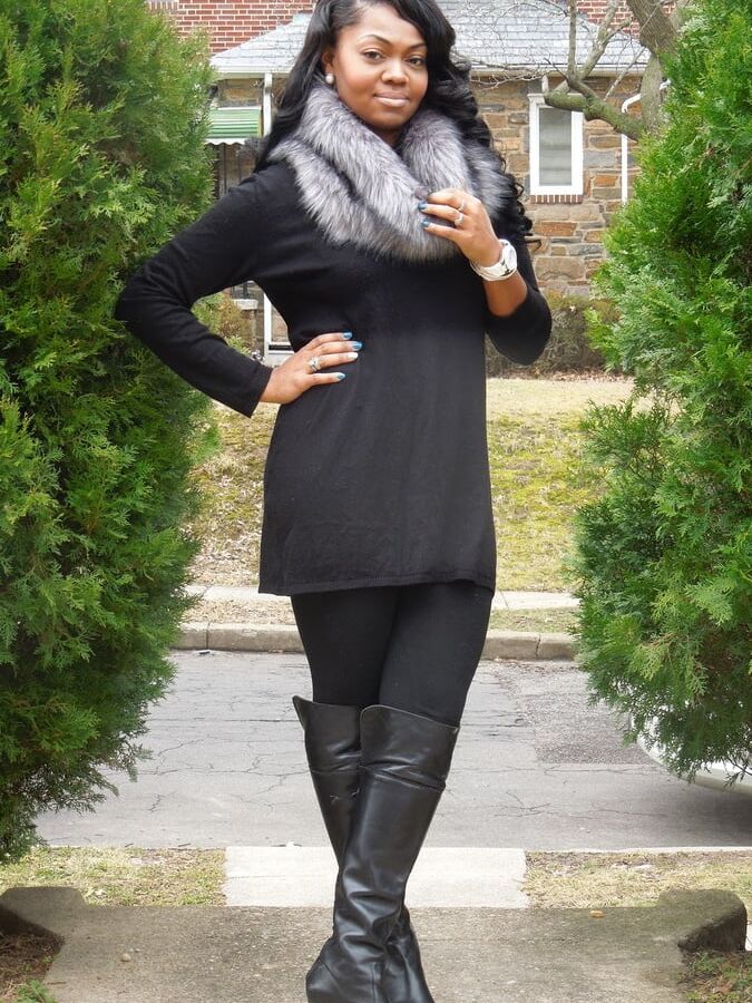 Ebony Goddesses wearing boots