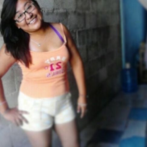 campechana gordita con buenos pechos, lindos pezones