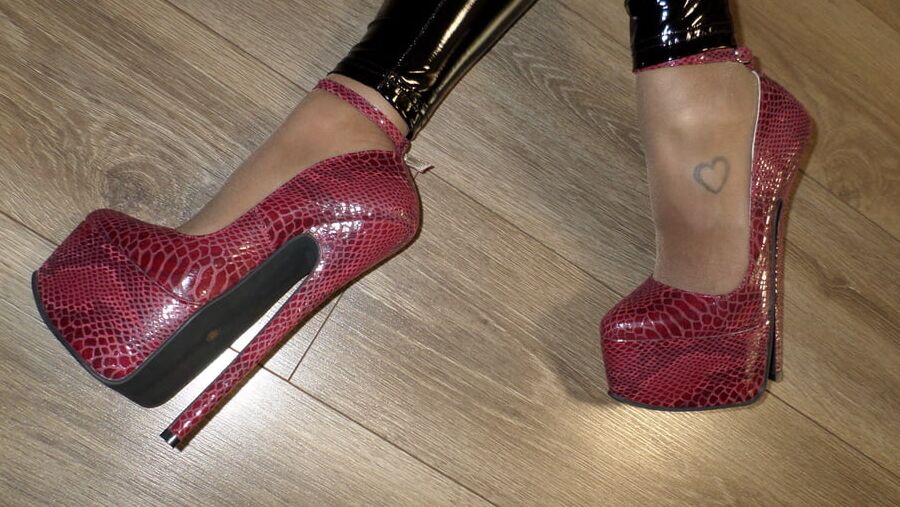cm heels and patent leather leggings