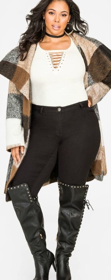 Milfs and Gilfs wearing boots no.