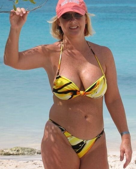 Sensational women in bikini