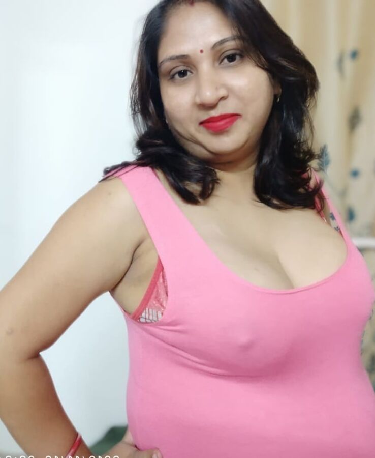 Urvashi (Savi) bhabhi show nude