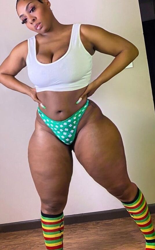 THICK AZZ