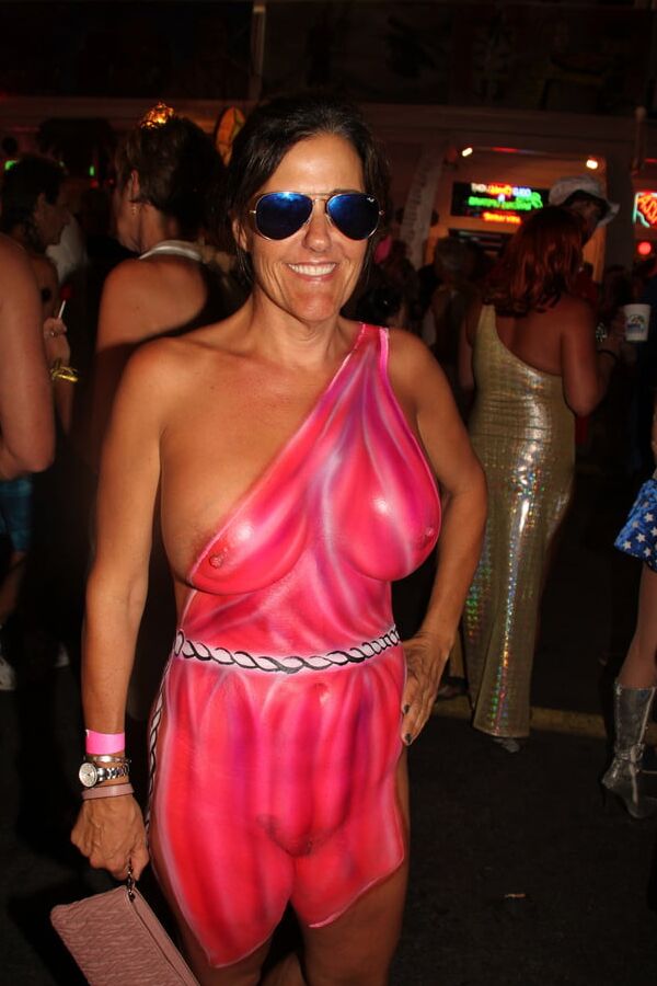 Nuttige MILF Fotzen im Porno Urlaub