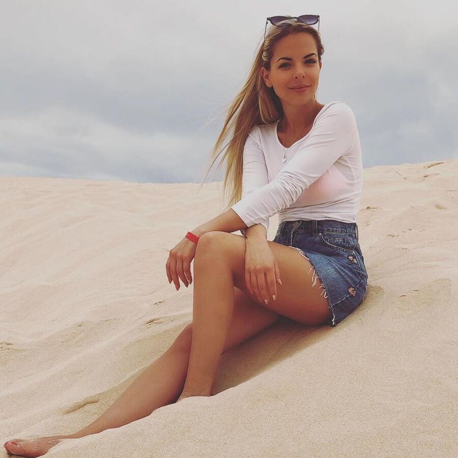 INSTA BABE LENI