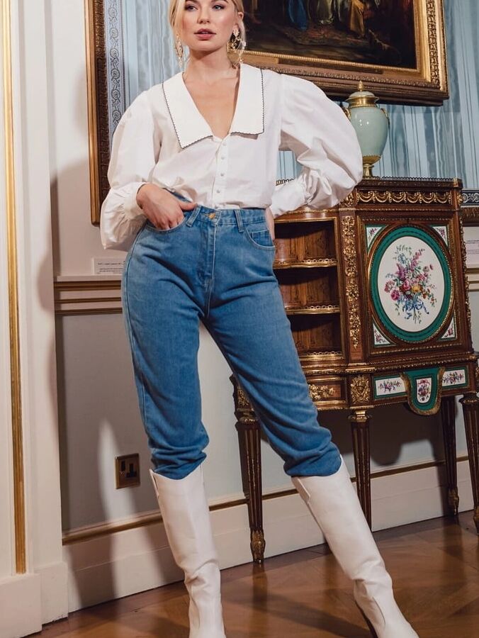 Female Celebrity - UK Misc Booted Babes