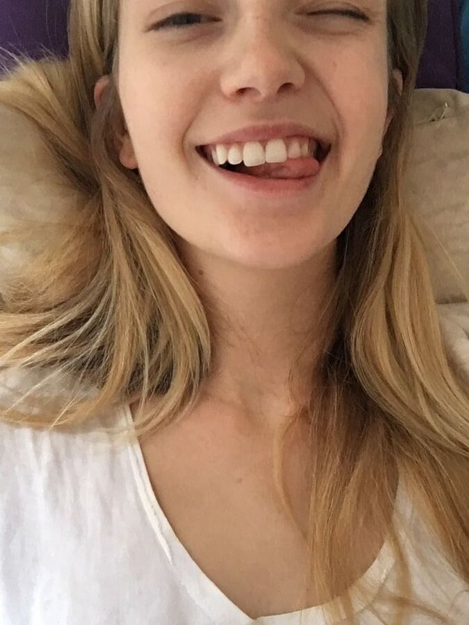 Sexy blond cumslut