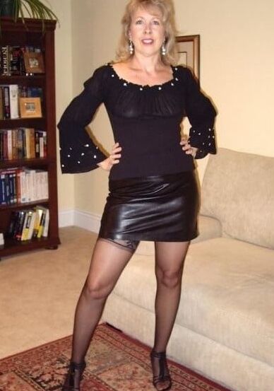 Mature slut enjoys it at her age