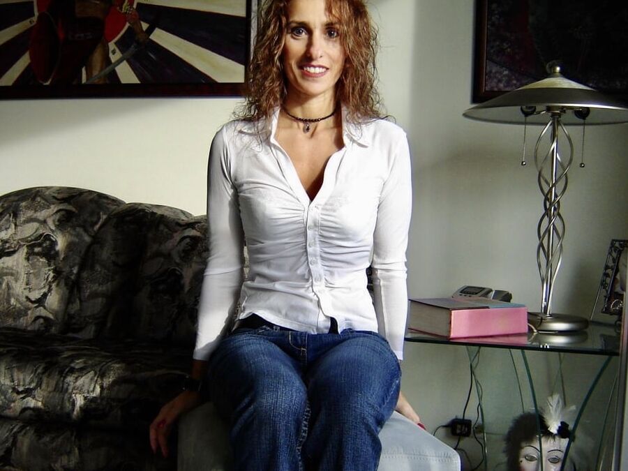 Stunning Fit Hairy Cunt Tan Lined MILF Perfect In All Angles