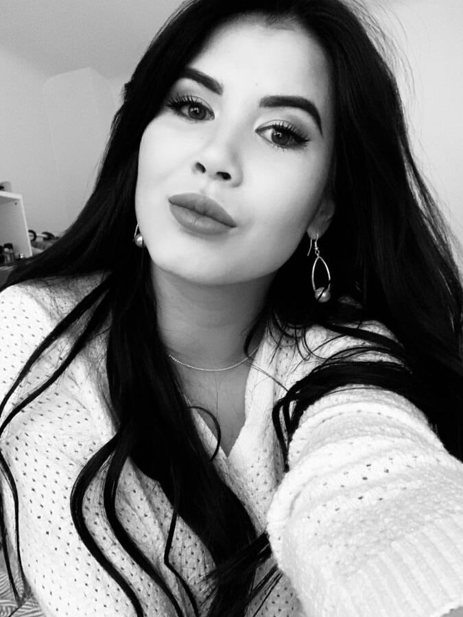 Lady Dee Eurasian Beauty