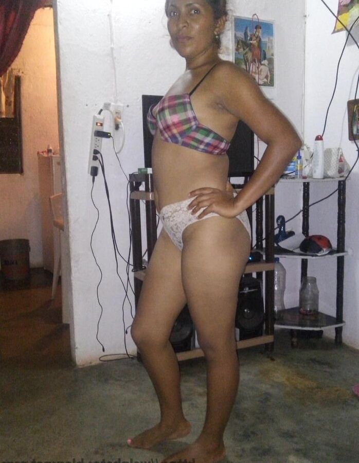 Sri Lankan Aunty Akka