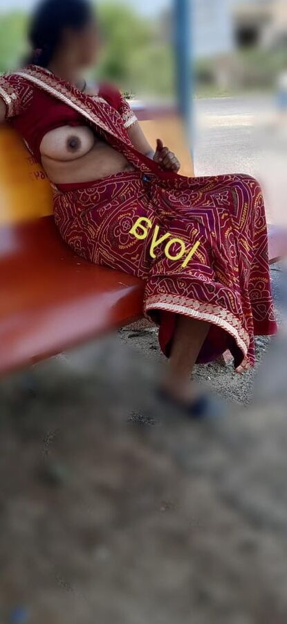Hot girls bhabhi outdoor capture