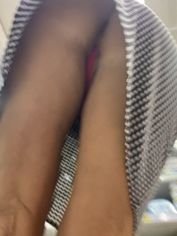 MILF HOT Mature upskirt