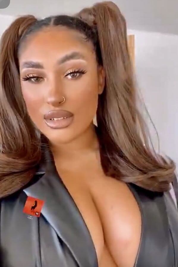Busty Ebony Babe: Kiah