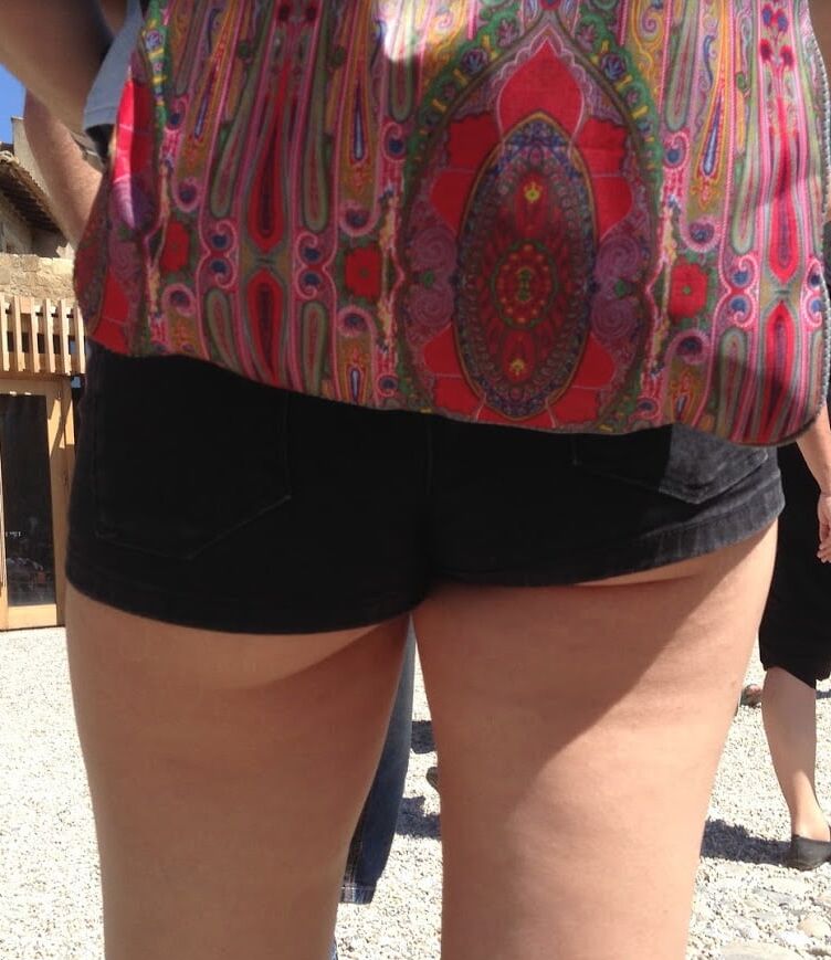 Petits culs en short