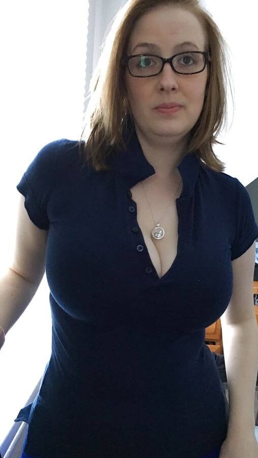Big tit brunette