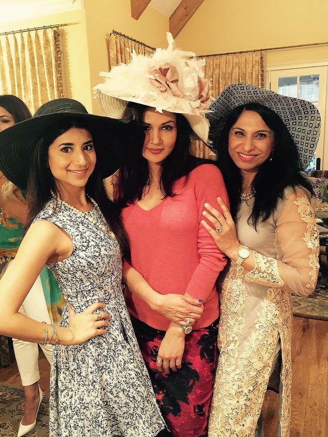 Busty Paki Pakistani Moms and MILF