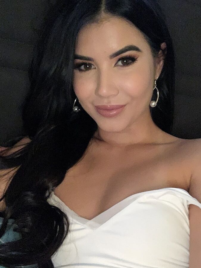 Lady Dee Eurasian Beauty