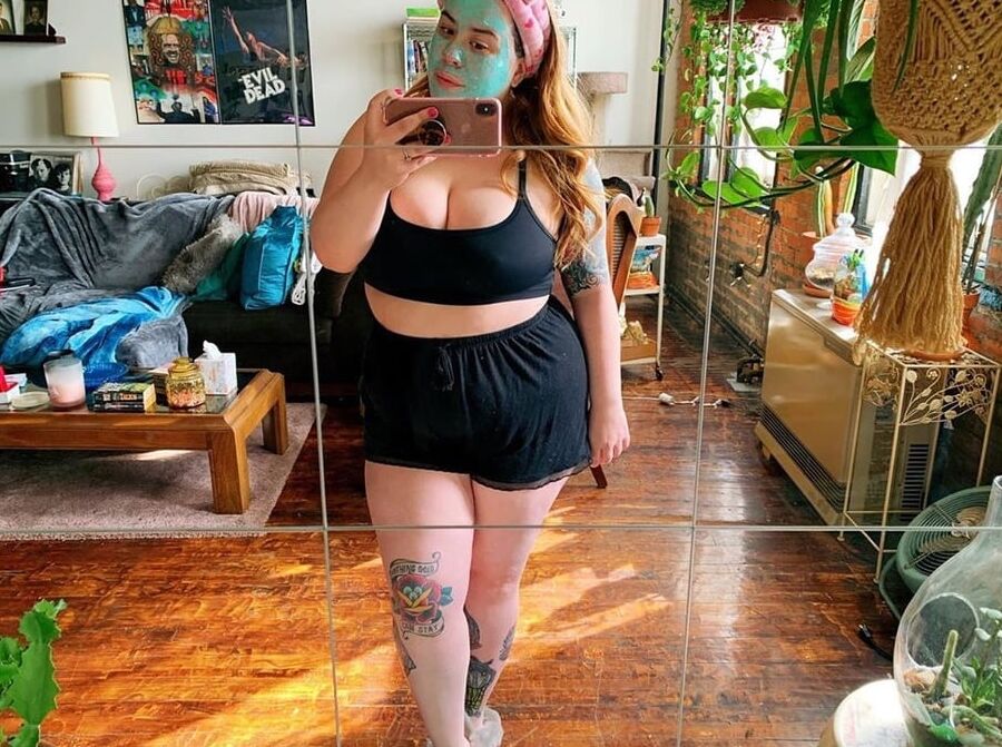 BIG BOOBS BABE