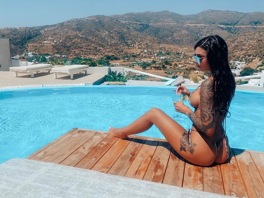 On Instagram- stephlouise__