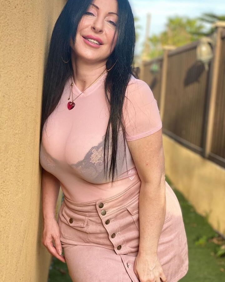 Sofiadvir in Pantyhose