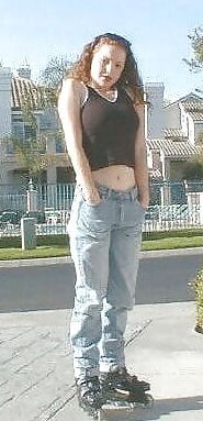 Vanessa Redhead in levi&;s jeans