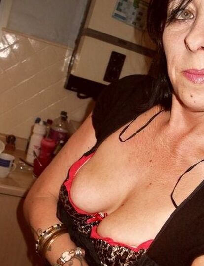 Date-a-milf