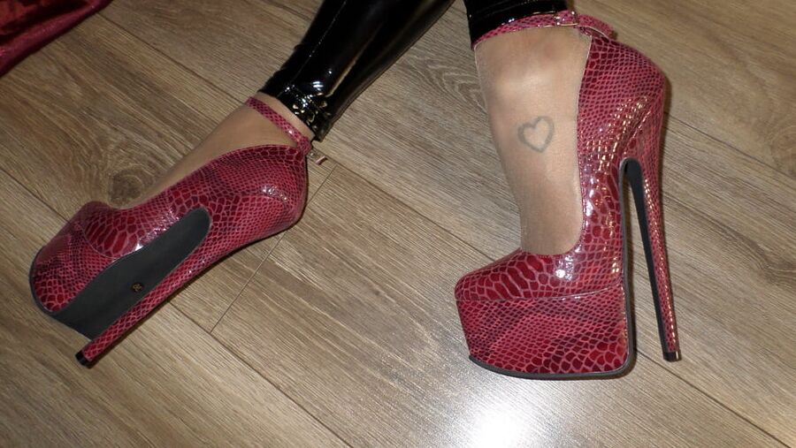 cm heels and patent leather leggings