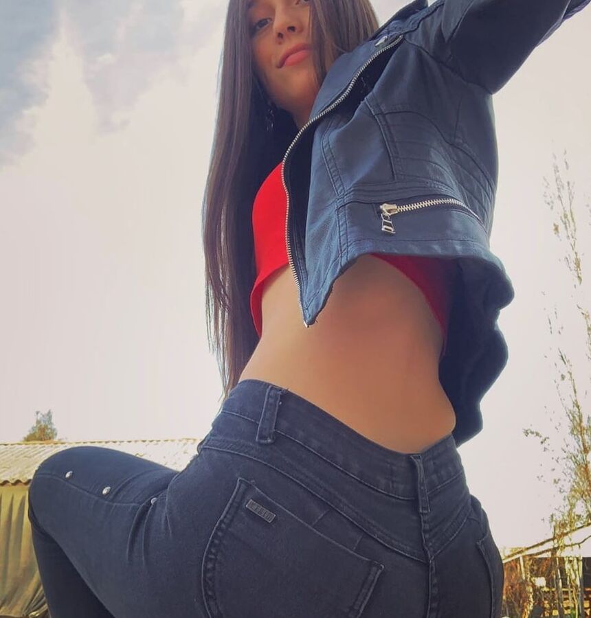 On Instagram- lili_valdes.g