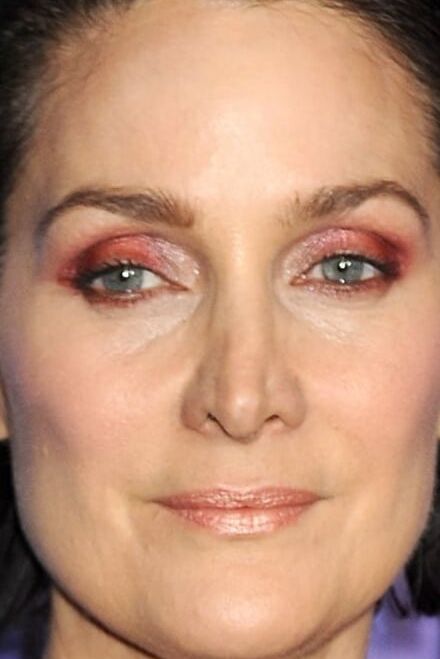 CARRIE-ANNE MOSS