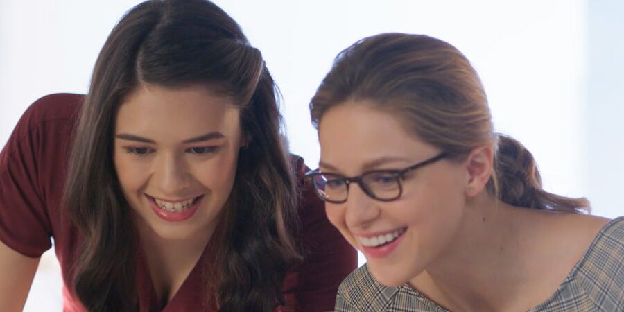 Nicole Maines adorable thing!