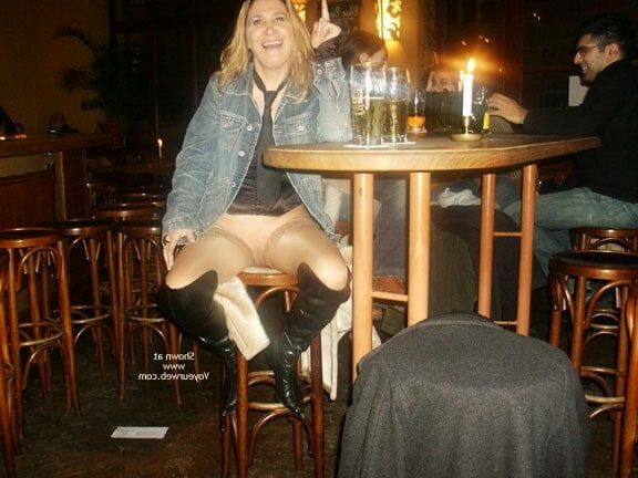 No panties V