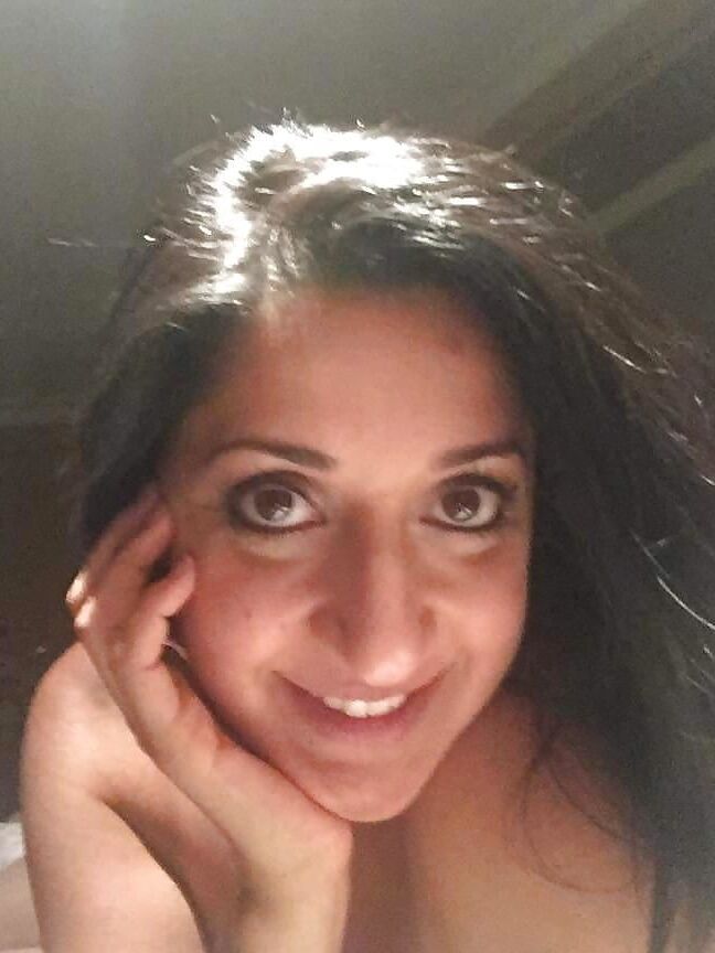 Sexy NRI milf exposed beautiful tits and ass