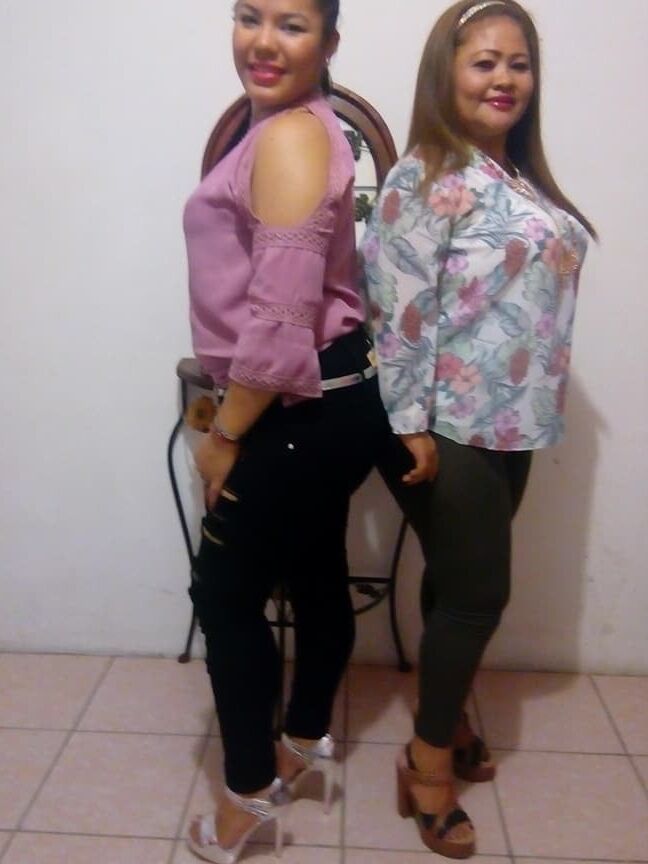 UNA RICA MADURITA Y SU SABROSA AMIGA