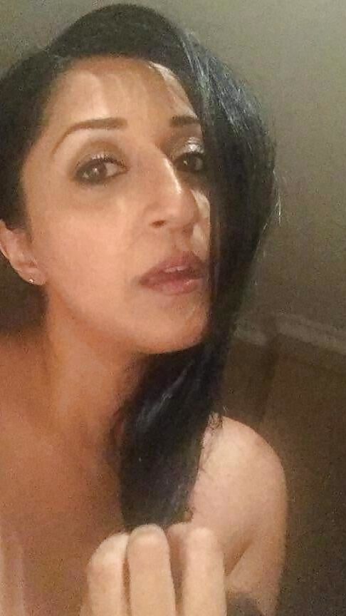 Sexy NRI milf exposed beautiful tits and ass