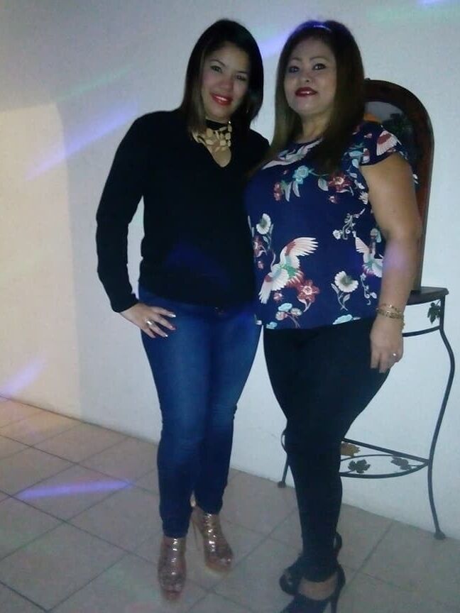 UNA RICA MADURITA Y SU SABROSA AMIGA