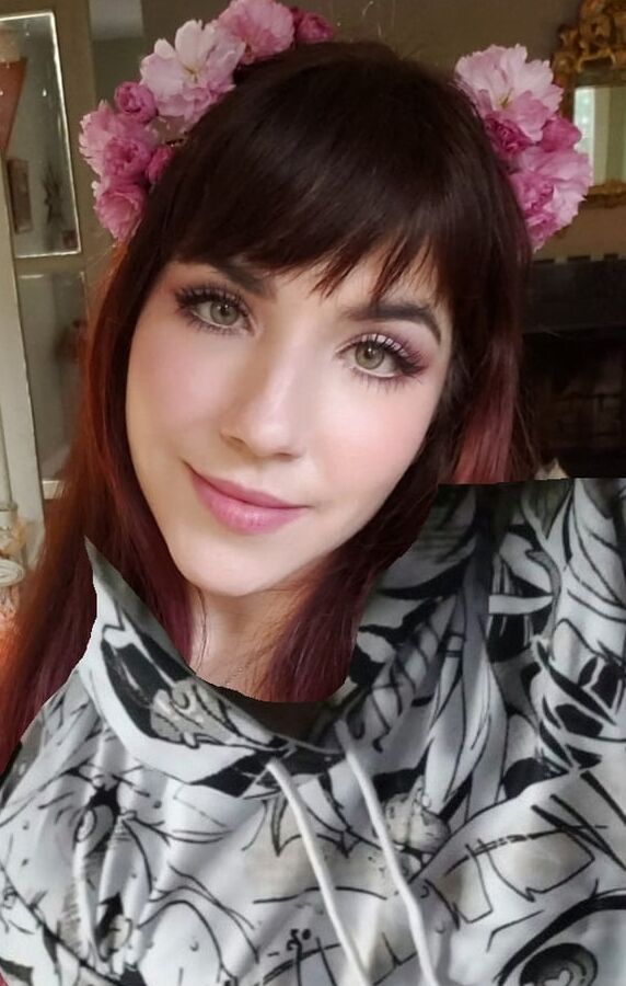 Sexy Twitter Babe