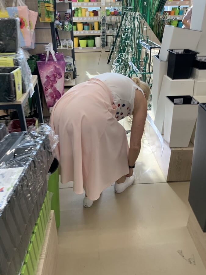 Upskirt milf mature
