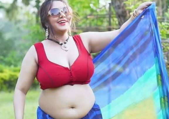 Hot girls bhabhi outdoor capture