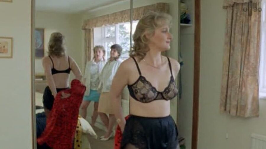 Lesley Sharp, Britsh Actress, Celelebrity
