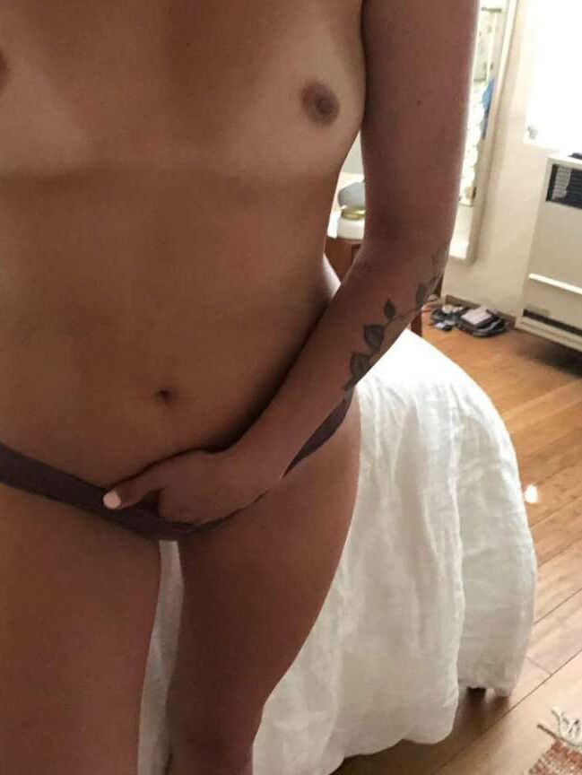 A cuck boyfriend wanted to expose his gf Rachel ()