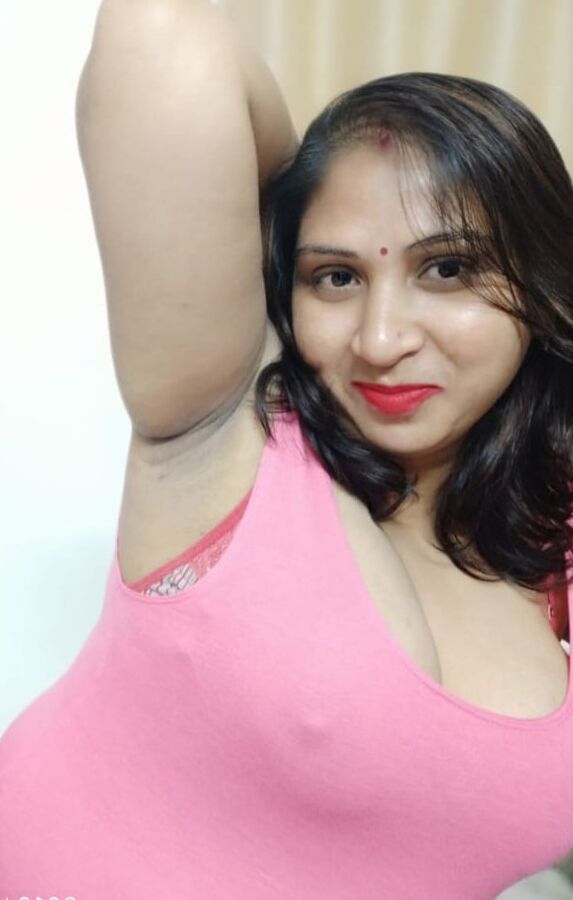 Urvashi (Savi) bhabhi show nude
