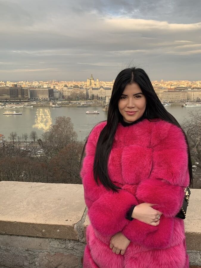 Lady Dee Eurasian Beauty