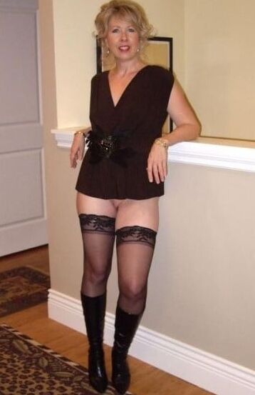 Mature slut enjoys it at her age