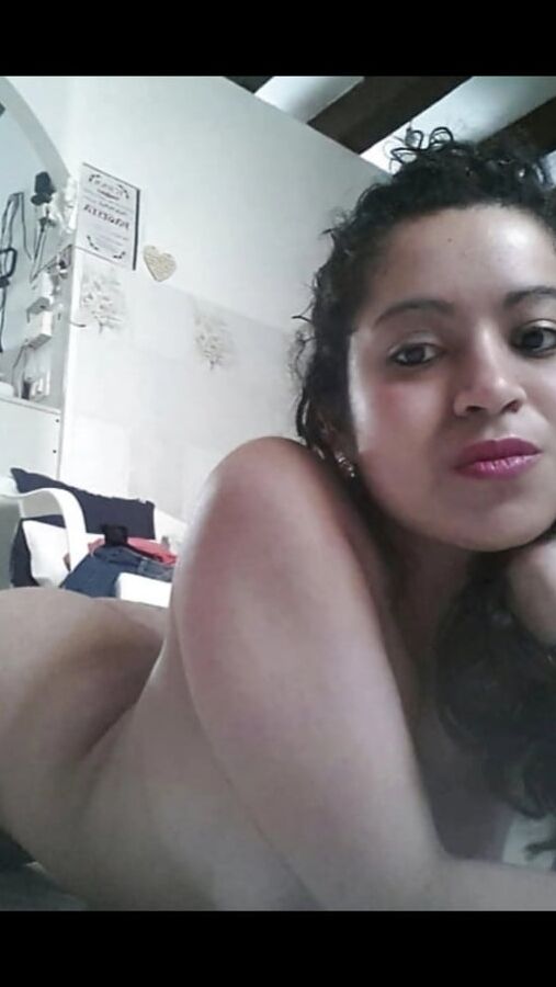 Pack pendejita posando