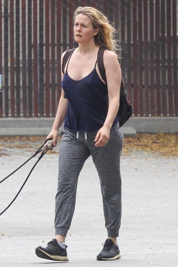 Alicia Silverstone Nipple Pokies