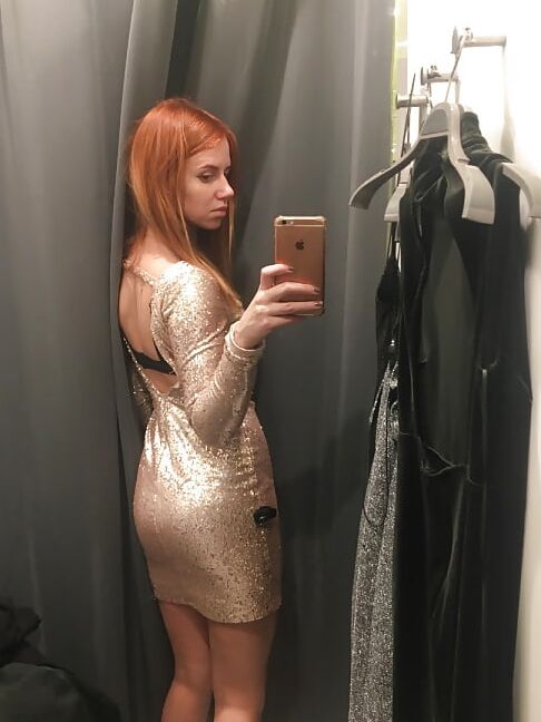Redhead milf mum and her gapping pussy