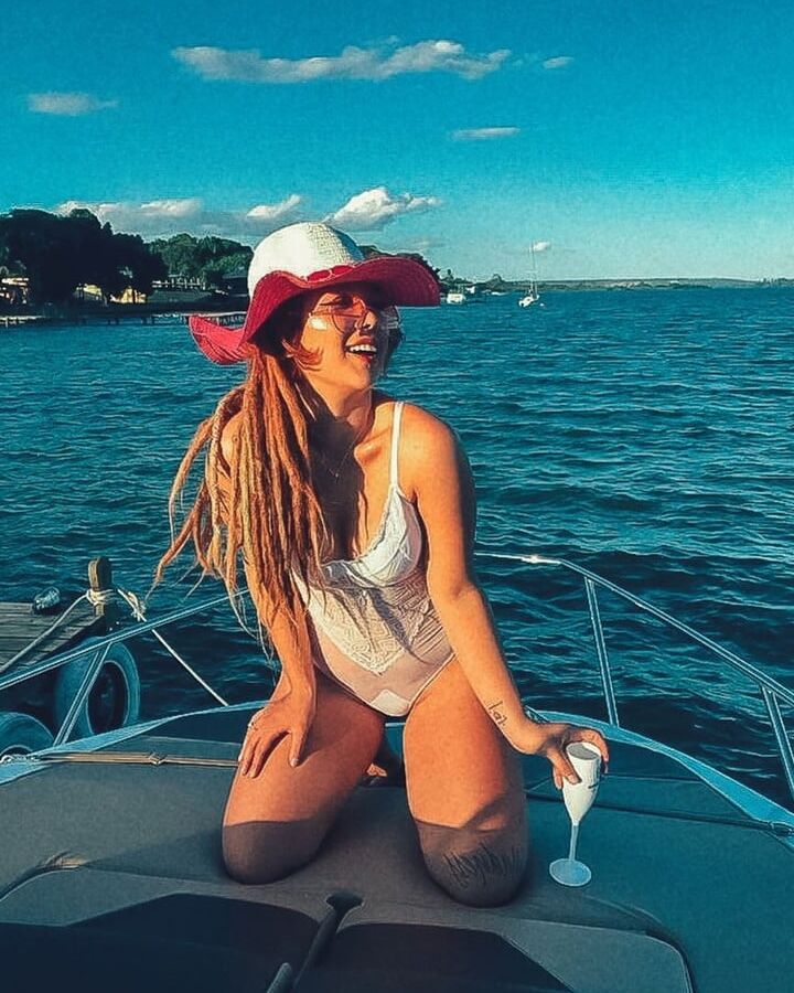 safadinha tatuada na bunda