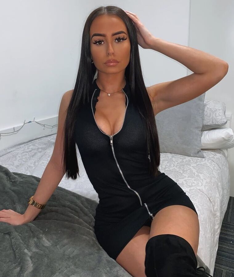 sexy as fuck Slut