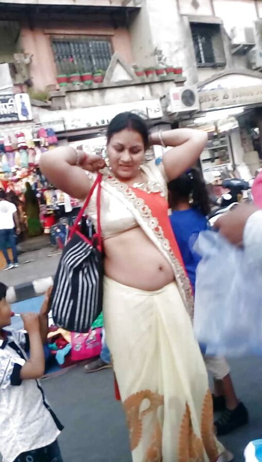 Hot girls bhabhi outdoor capture